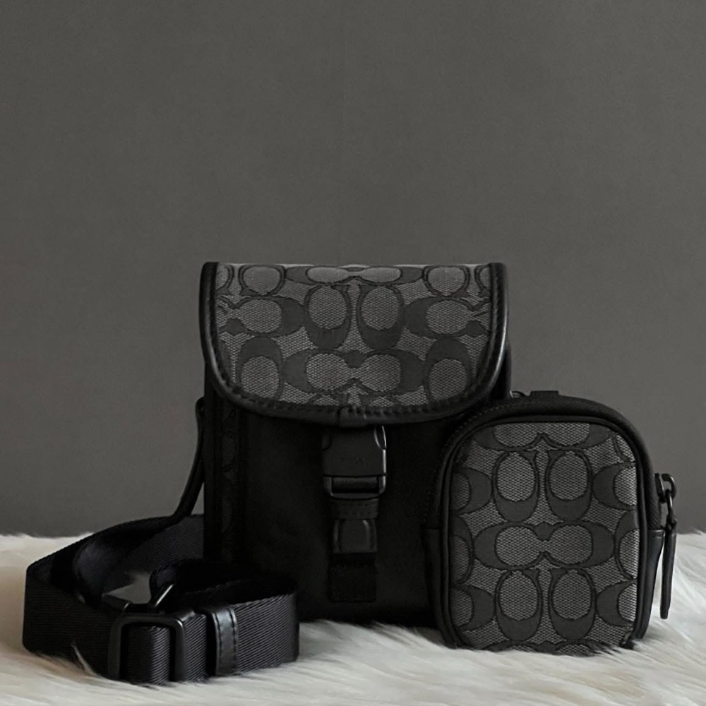 CC086 - Coach Charter North/South Crossbody With Hybrid Pouch